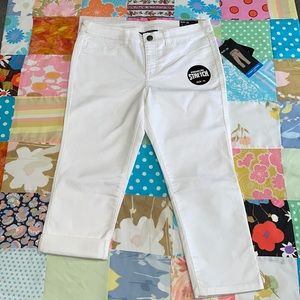 NWT White Stretch Denim Capris size 8 petite